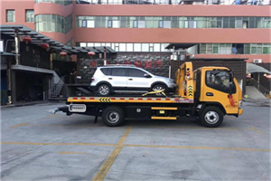 凤凰汽车紧急补胎换胎救援