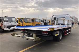 凤凰汽车救援补胎